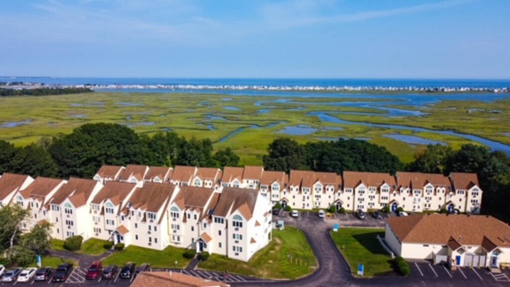 Village-by-the-Sea-05